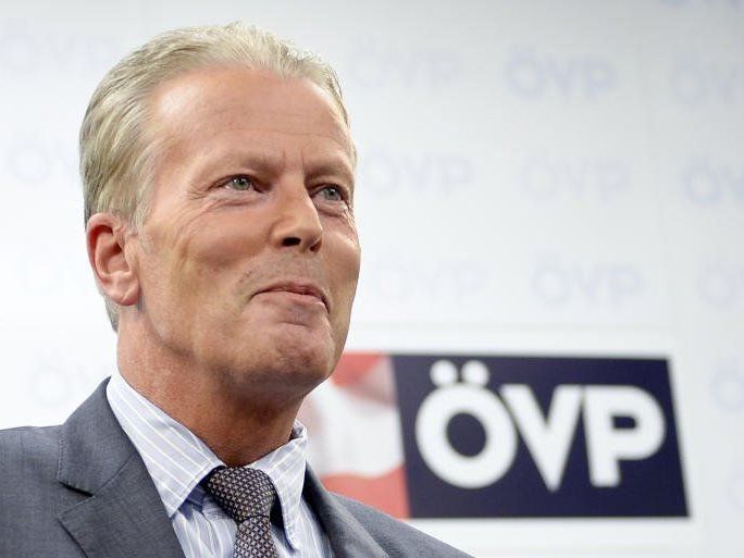 Mitterlehner ortet Einsparungspotenzial an Universitäten Mitterlehner ortet Einsparungspotenzial an Universitäten