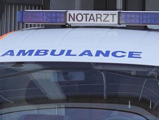 Drei Personen wurden bei dem Unfall verletzt. Drei Personen wurden bei dem Unfall verletzt.