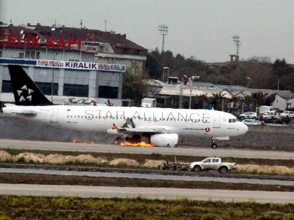 Notlandung eines Flugzeugs in Istanbul verläuft glimpflich Notlandung eines Flugzeugs in Istanbul verläuft glimpflich