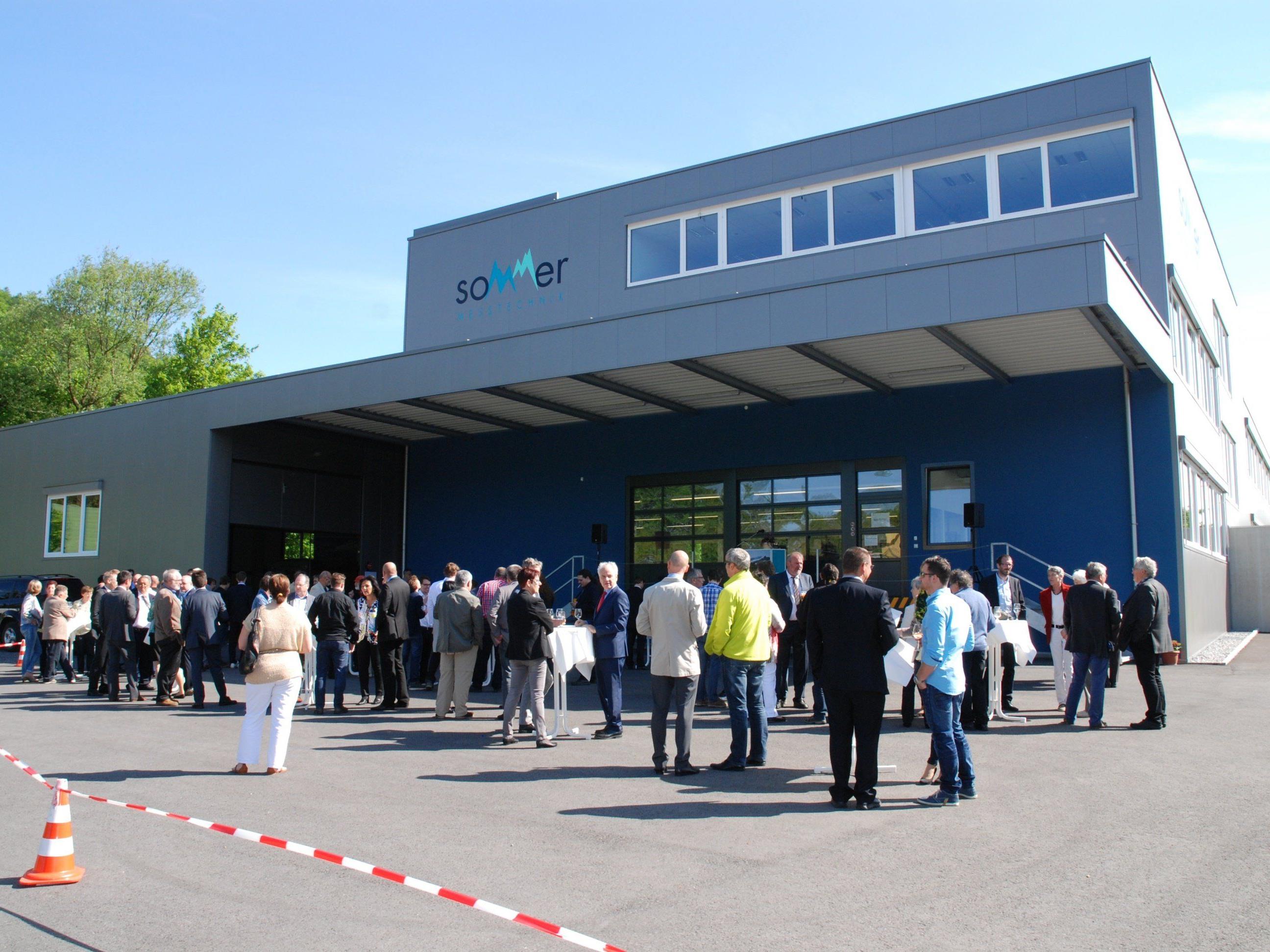 Feierliche Eröffnung des Neubaus bei Sommer Messtechnik in Koblach.
