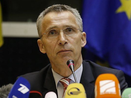 Stoltenberg über Manöver besorgt Stoltenberg über Manöver besorgt