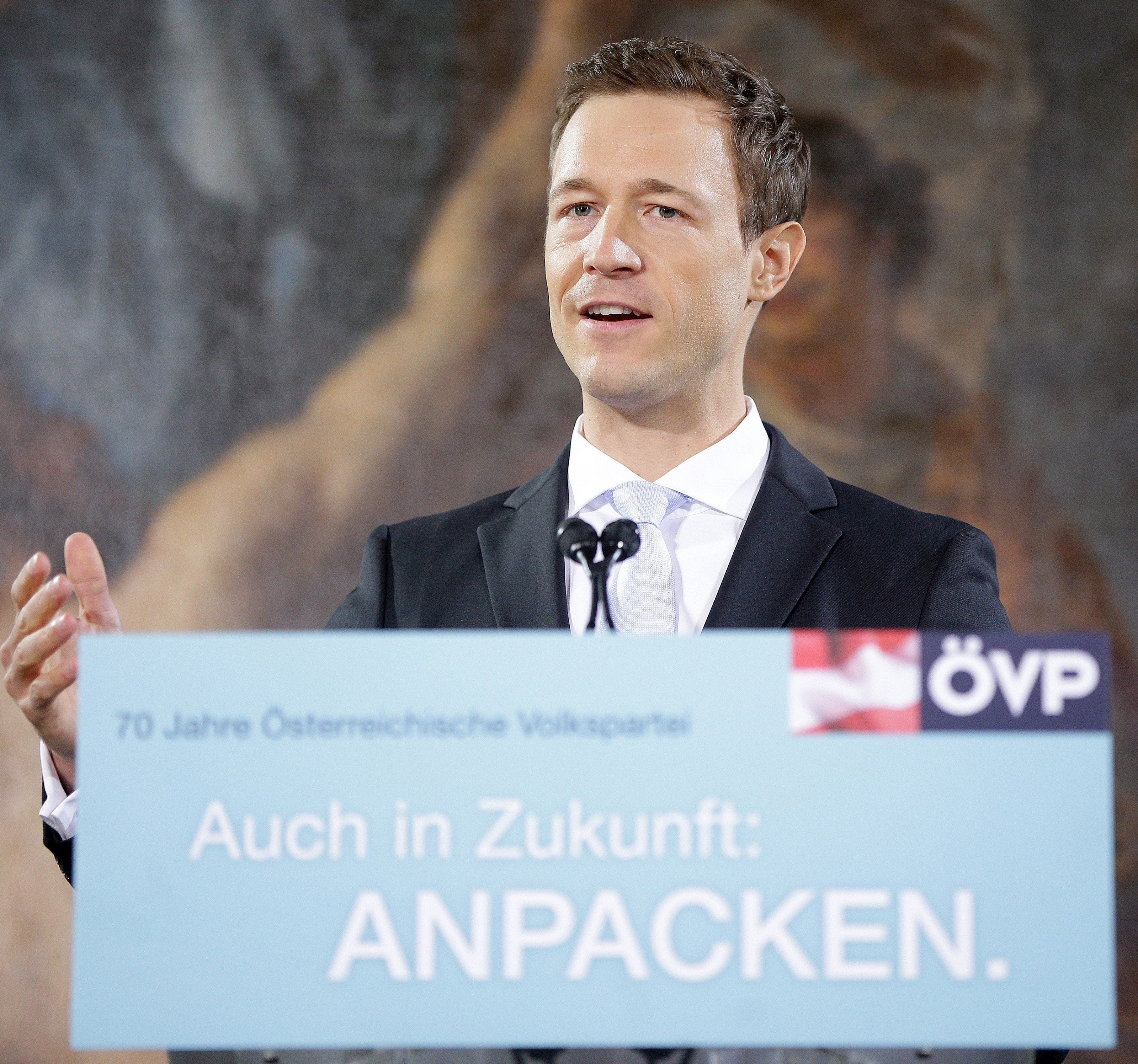 Generalsekretär Gernot Blümel organisiert den ÖVP-Parteitag in der Wiener Hofburg. Generalsekretär Gernot Blümel organisiert den ÖVP-Parteitag in der Wiener Hofburg.