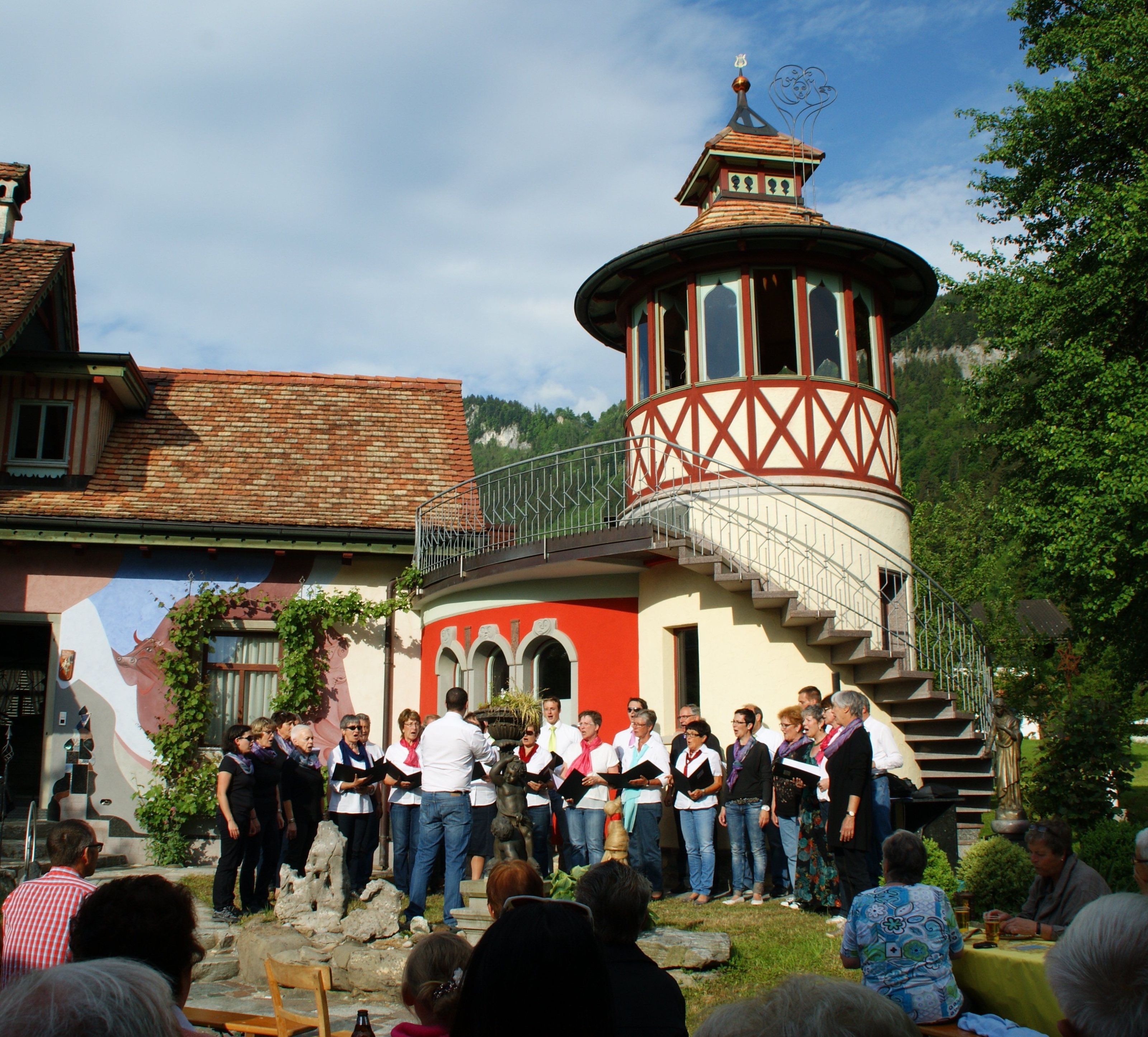 Die Sänger beim Bell-Schlössle Die Sänger beim Bell-Schlössle