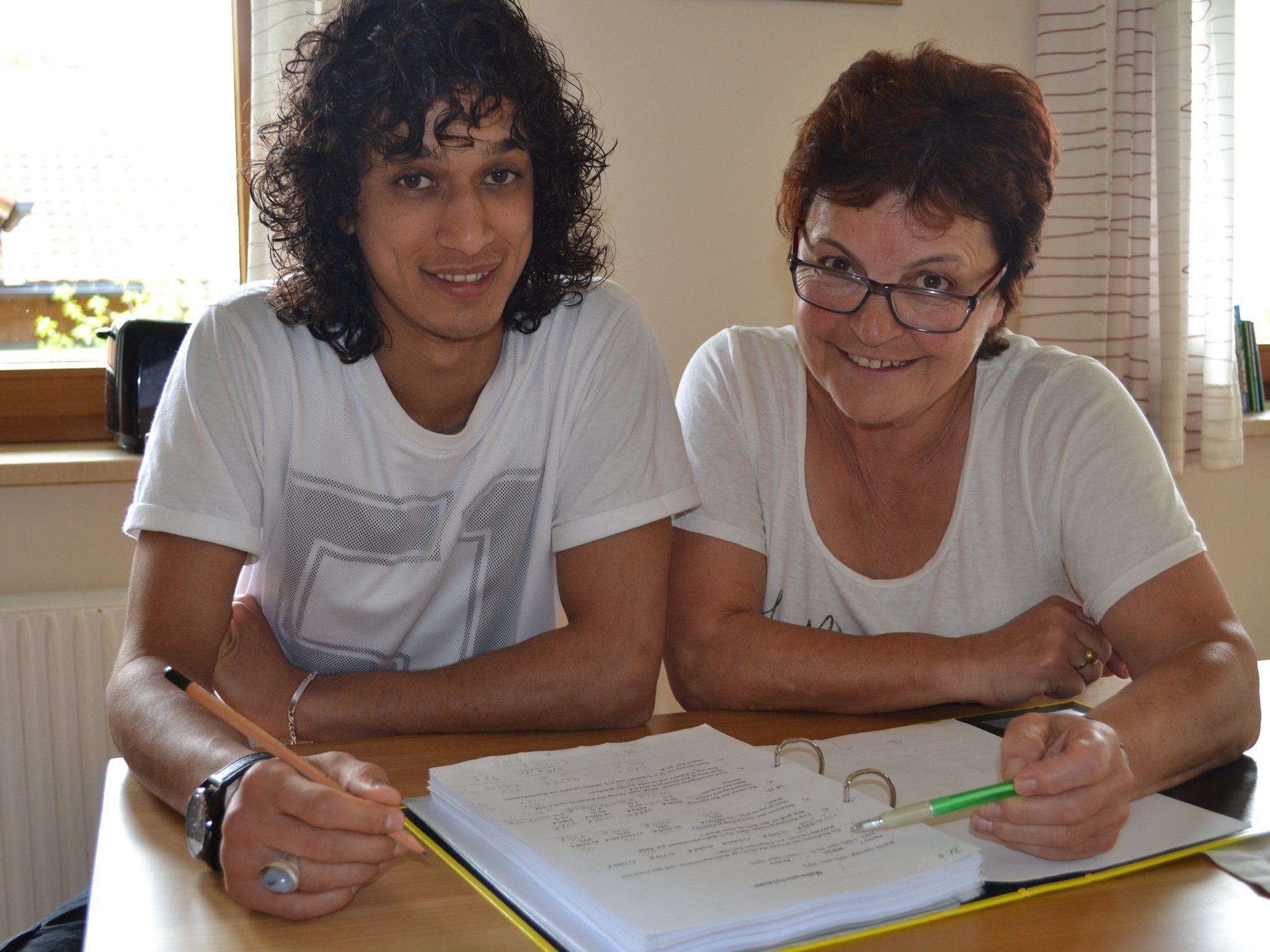 Katharina Troy gab Nasrat Nachhilfe in Deutsch und unterstützte den Jugendlichen, wo er Hilfe brauchte. Katharina Troy gab Nasrat Nachhilfe in Deutsch und unterstützte den Jugendlichen, wo er Hilfe brauchte.