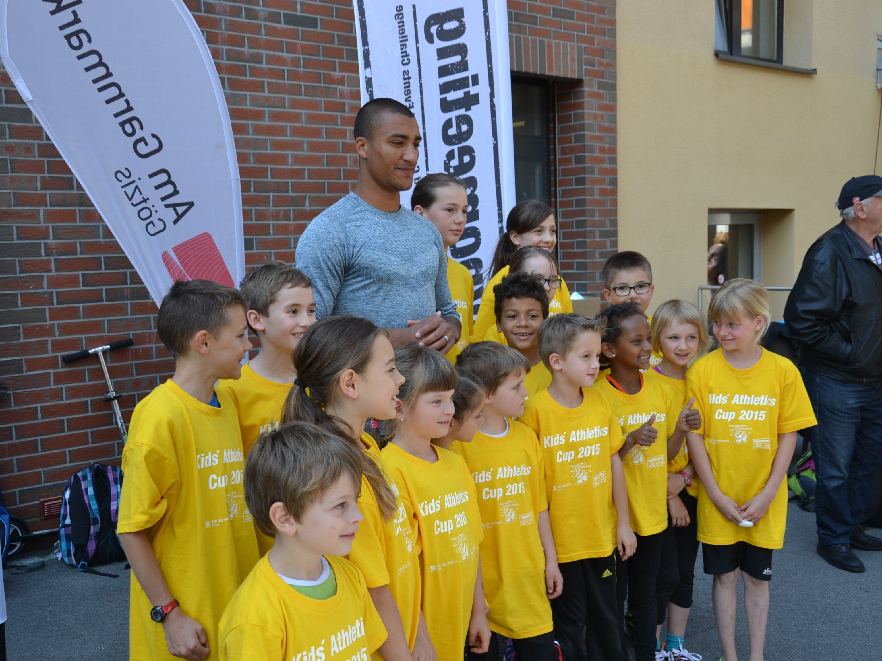 Ashton Eaton mit seiner Mannschaft