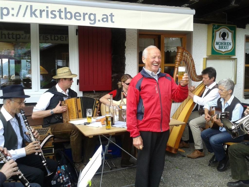 Der Seniorchef Adolf Zudrell freute sich über die gute Stimmung. Der Seniorchef Adolf Zudrell freute sich über die gute Stimmung.