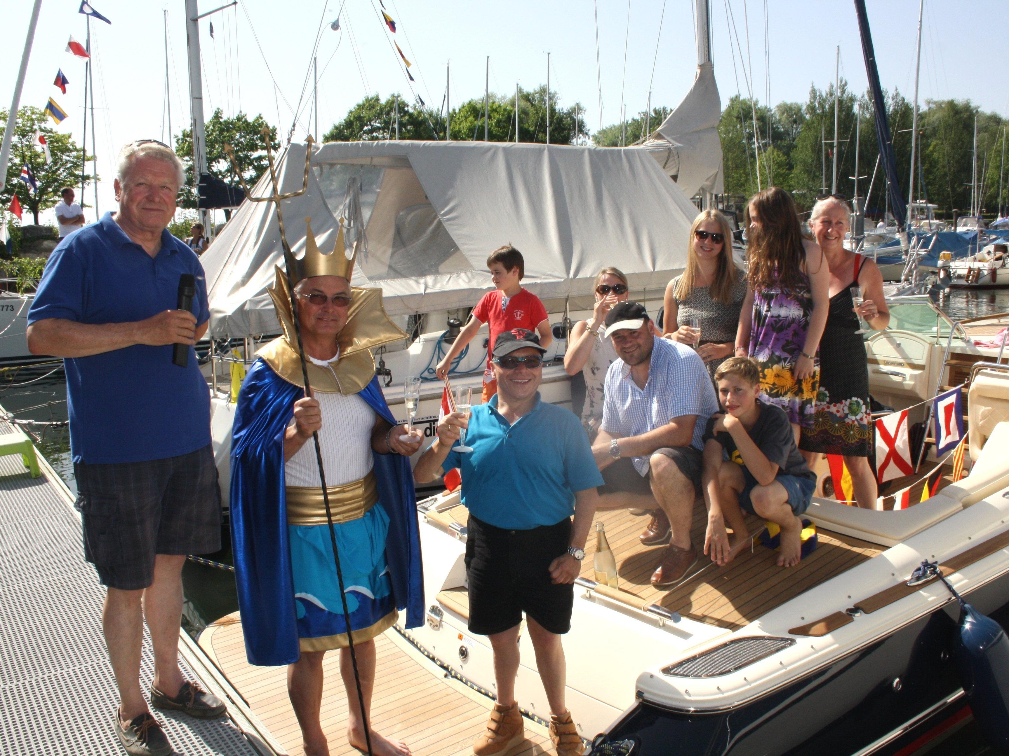 Langjährige Tradition hat die Bootstaufe des Lochauer Yachtclubs am Pfingstsonntag im Hafen.