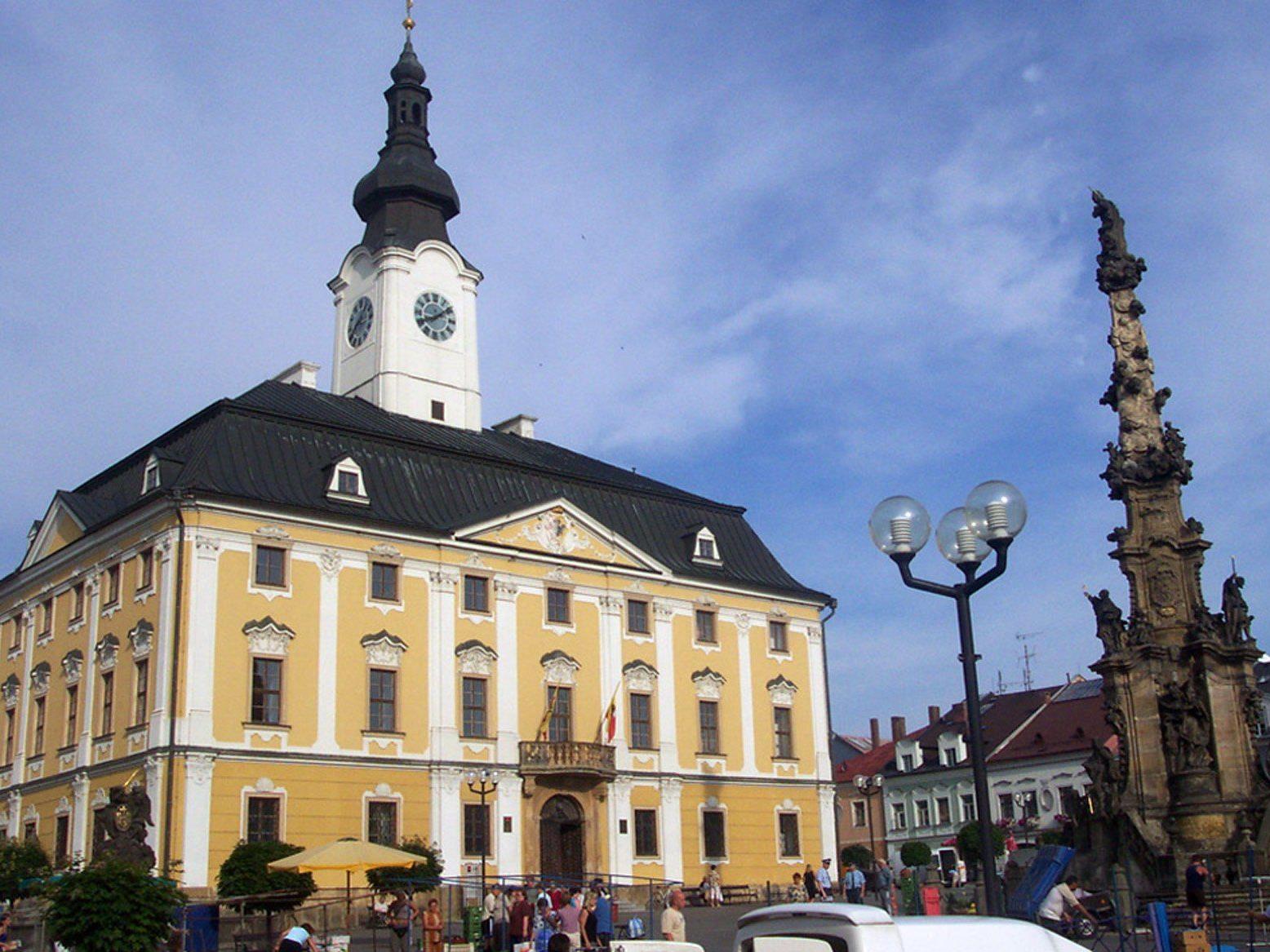 Das Rathaus von Policka beherbergt auch die wertvolle Gemäldegalerie der Grafen von Hohenems.
