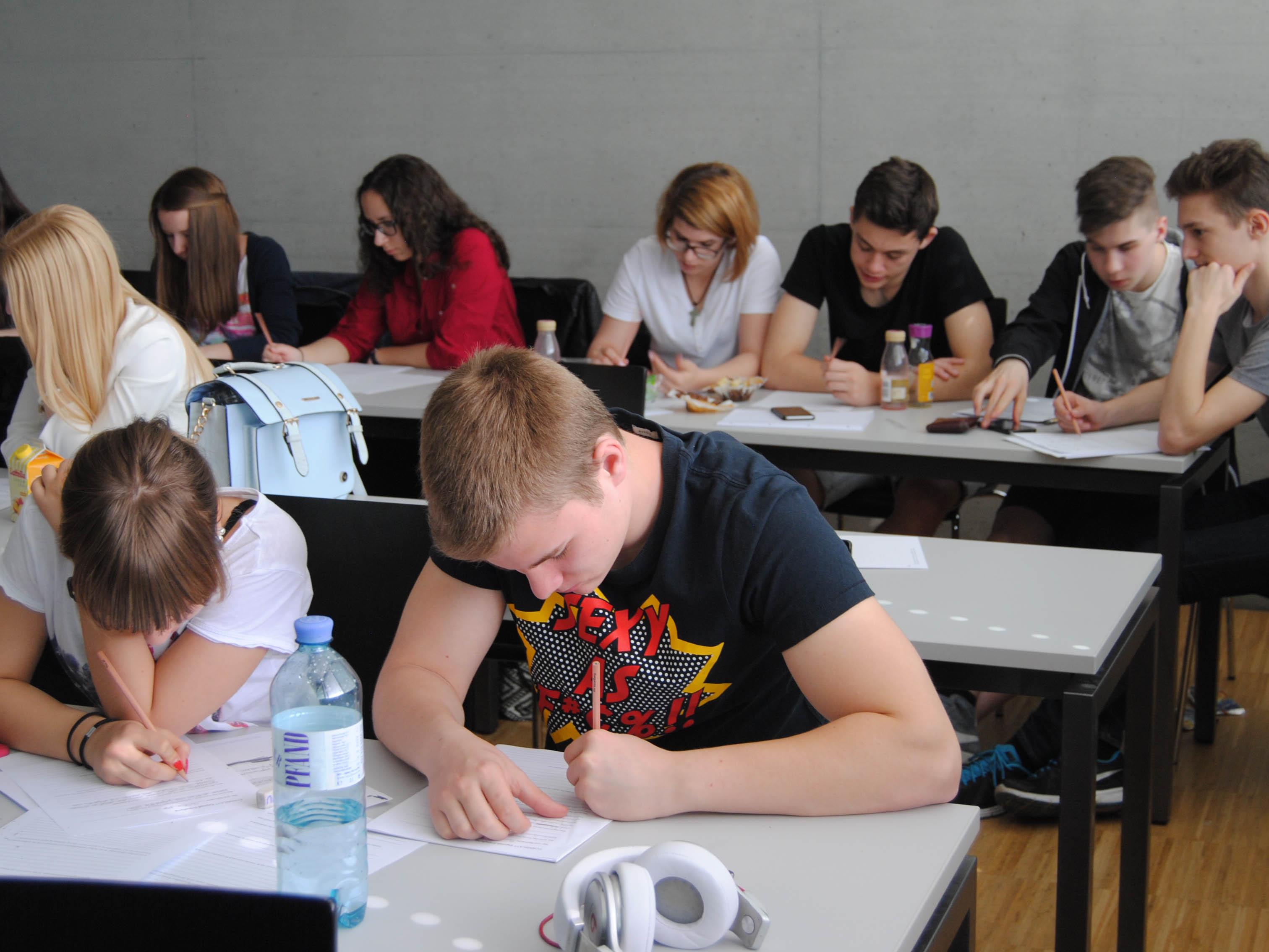993 SchülerInnen aus 14 AHS aus ganz Vorarlberg haben an diesem Workshop teilgenommen.