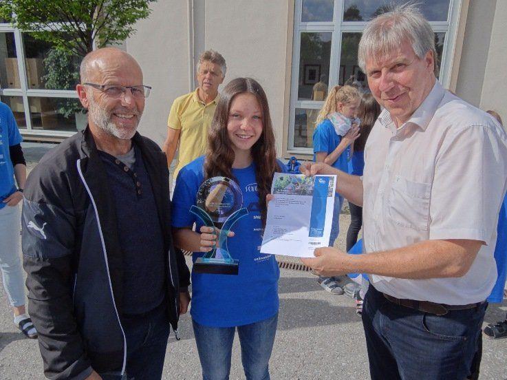 SMS Hohenems holt Gold im Schul-Handball in Österreich, die Ehrung erfolgte im großen Rahmen
