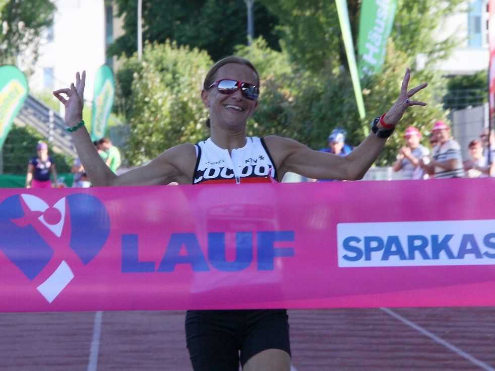Vorjahressiegerin Sandra Urach ist über die 10 Kilometer Distanz auch heuer die logische Favoritin Vorjahressiegerin Sandra Urach ist über die 10 Kilometer Distanz auch heuer die logische Favoritin