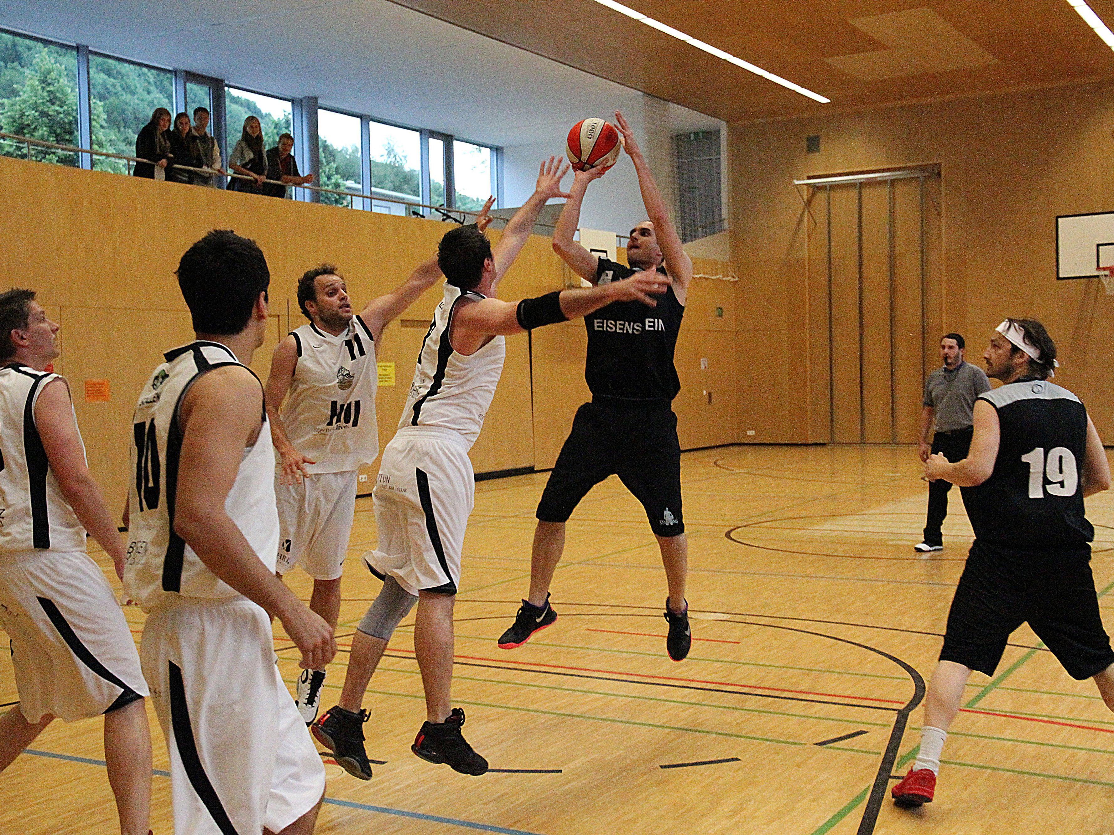 Die Eisenstein Baskets holen sich den Vizemeistertitel in der Basketabll-Westliga.