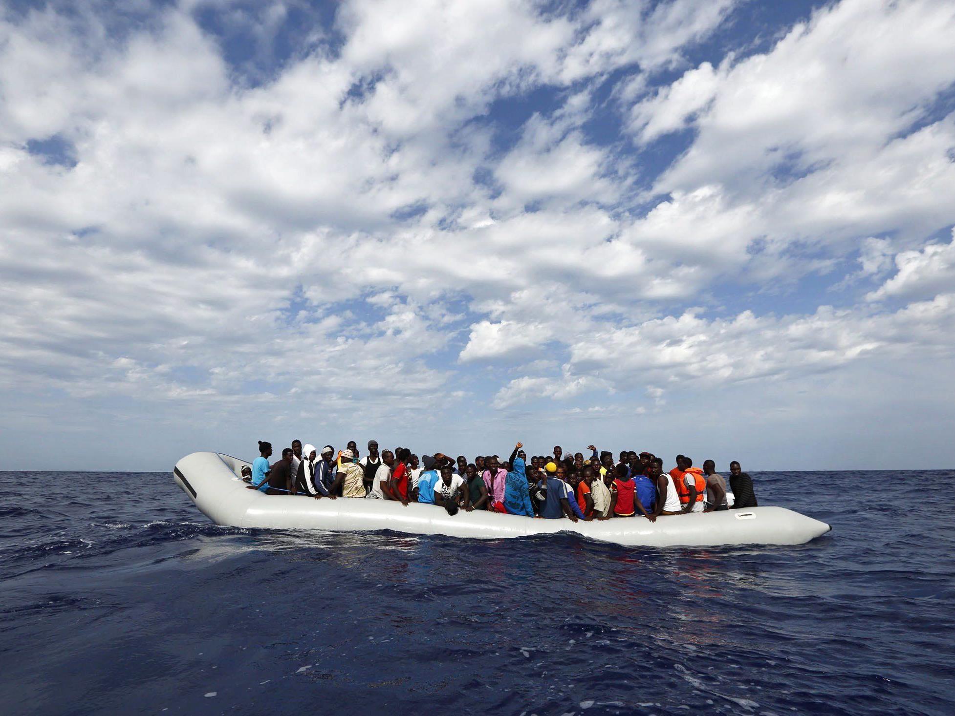 Die EU will die Schlepperbanden im Mittelmeer bekämpfen, um dem Flüchtlingsstrom Herr zu werden.