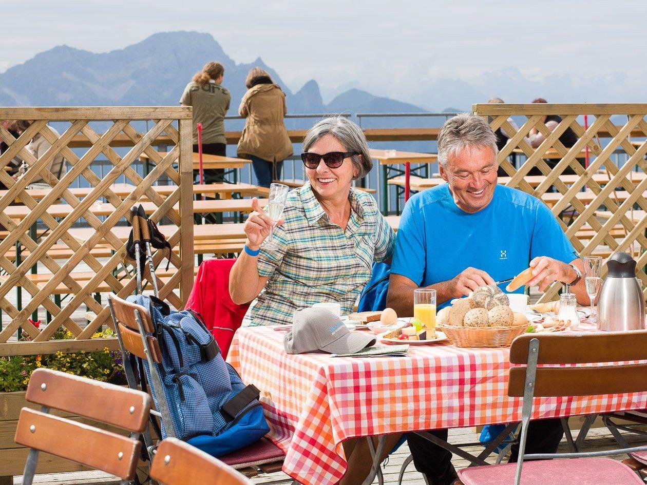Bergfrühstück mit Ausblick am Diedamskopf Bergfrühstück mit Ausblick am Diedamskopf