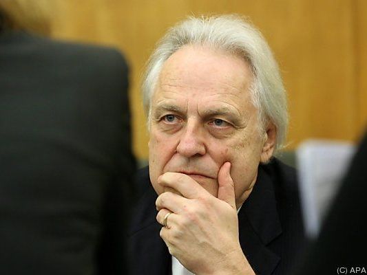 Achenbachs Besitz kommt unter den Hammer Achenbachs Besitz kommt unter den Hammer