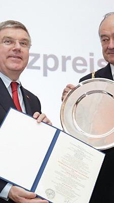 IOC-Präsident Bach mit Akademie-Präsident Felix Unger