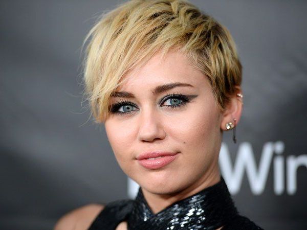 Miley Cyrus zeigt sich nackt im Magazin "Paper".