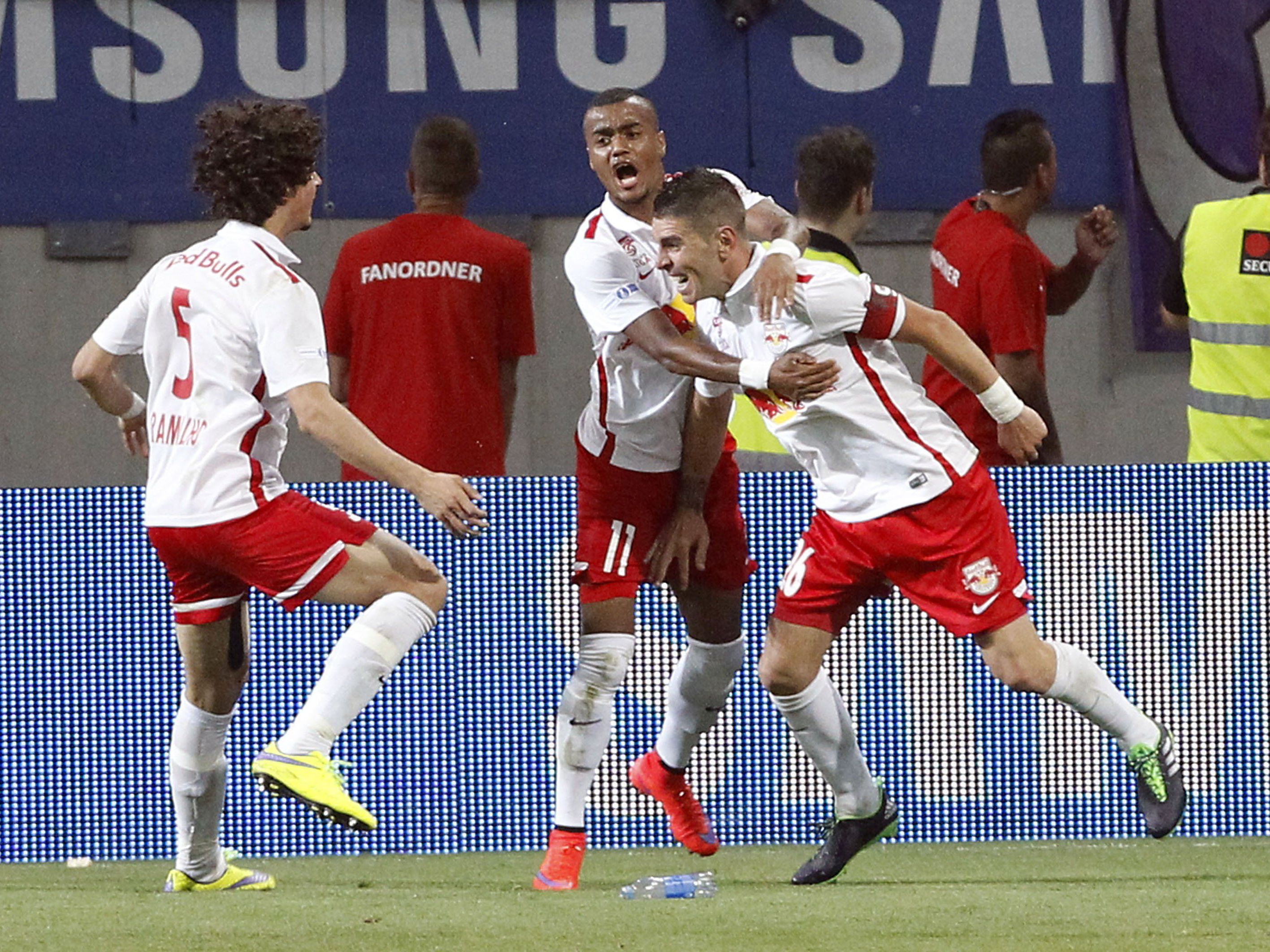 Red Bull Salzburg siegt über Austria Wien im Cup-Finale nach Verlängerung. Red Bull Salzburg siegt über Austria Wien im Cup-Finale nach Verlängerung.