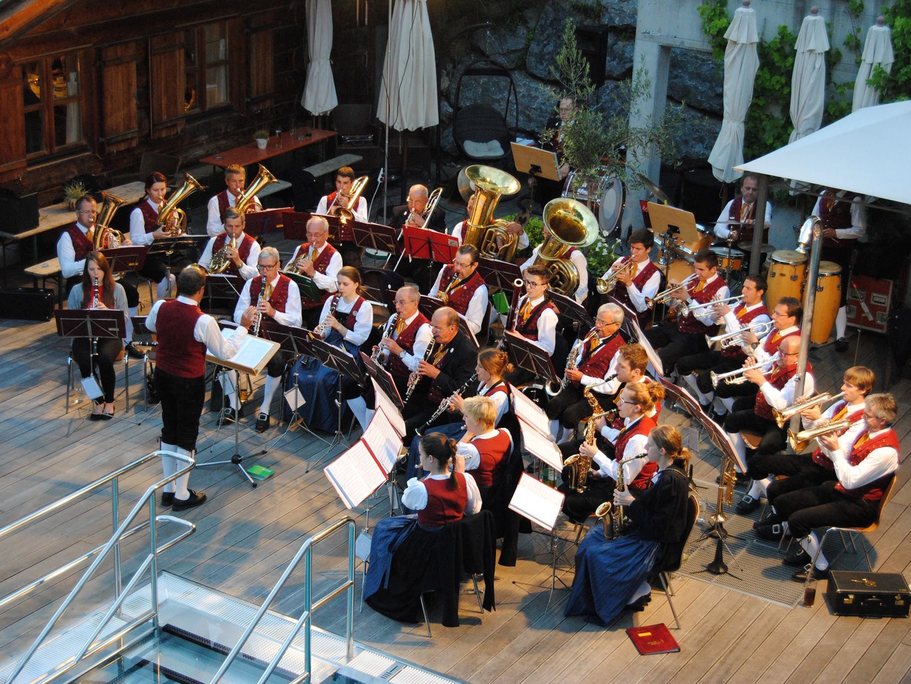 Im wildromantischen Ambiente des Alpencamping findet das nächste Platzkonzert statt. Im wildromantischen Ambiente des Alpencamping findet das nächste Platzkonzert statt.