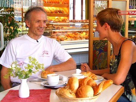 LTV Moderatorin Bianca Oberscheider im Gespräch mit Tone Fink (Bäckerei Fink Hörbranz) LTV Moderatorin Bianca Oberscheider im Gespräch mit Tone Fink (Bäckerei Fink Hörbranz)