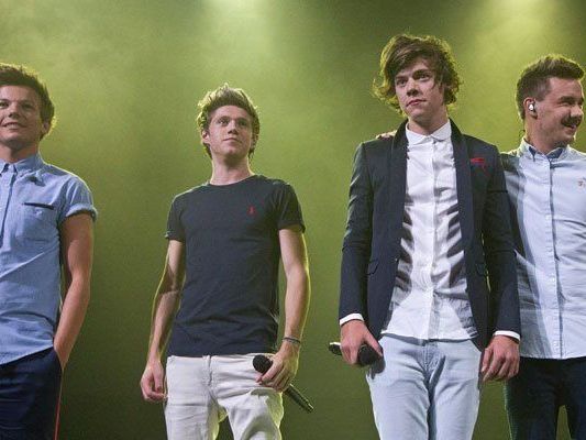 One Direction kommen nach Österreich - und die Veranstalter rüsten sich bereits gegen die Hitze und kreischende Teenies. One Direction kommen nach Österreich - und die Veranstalter rüsten sich bereits gegen die Hitze und kreischende Teenies.