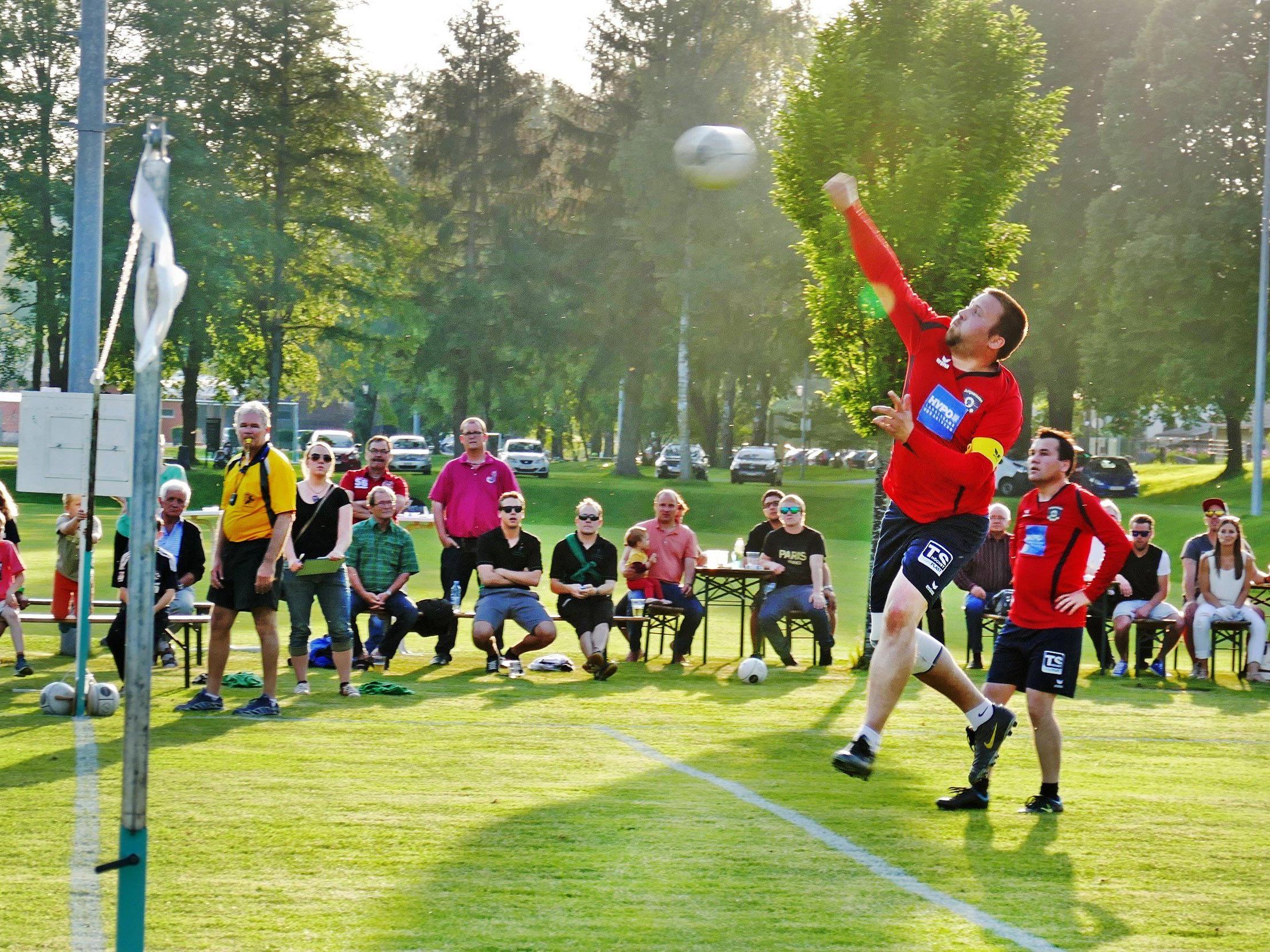 Das Faustballteam der TS Höchst hat am 23. Juni ab 19:00 Uhr den Schweizer Meister Widnau zu Gast.