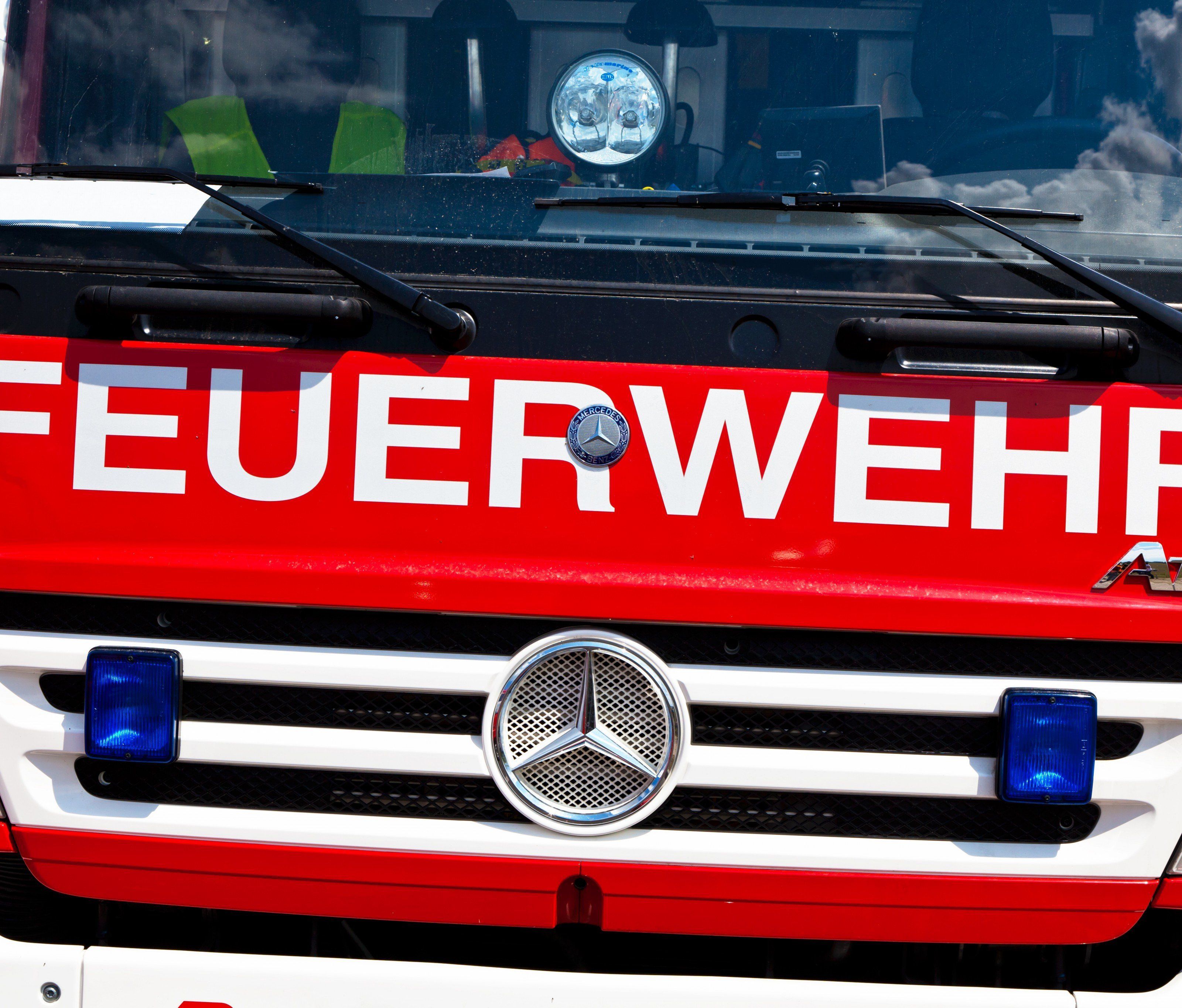 Anwohner konnten die Maschine mit Handfeuerlöschern löschen. Anwohner konnten die Maschine mit Handfeuerlöschern löschen.