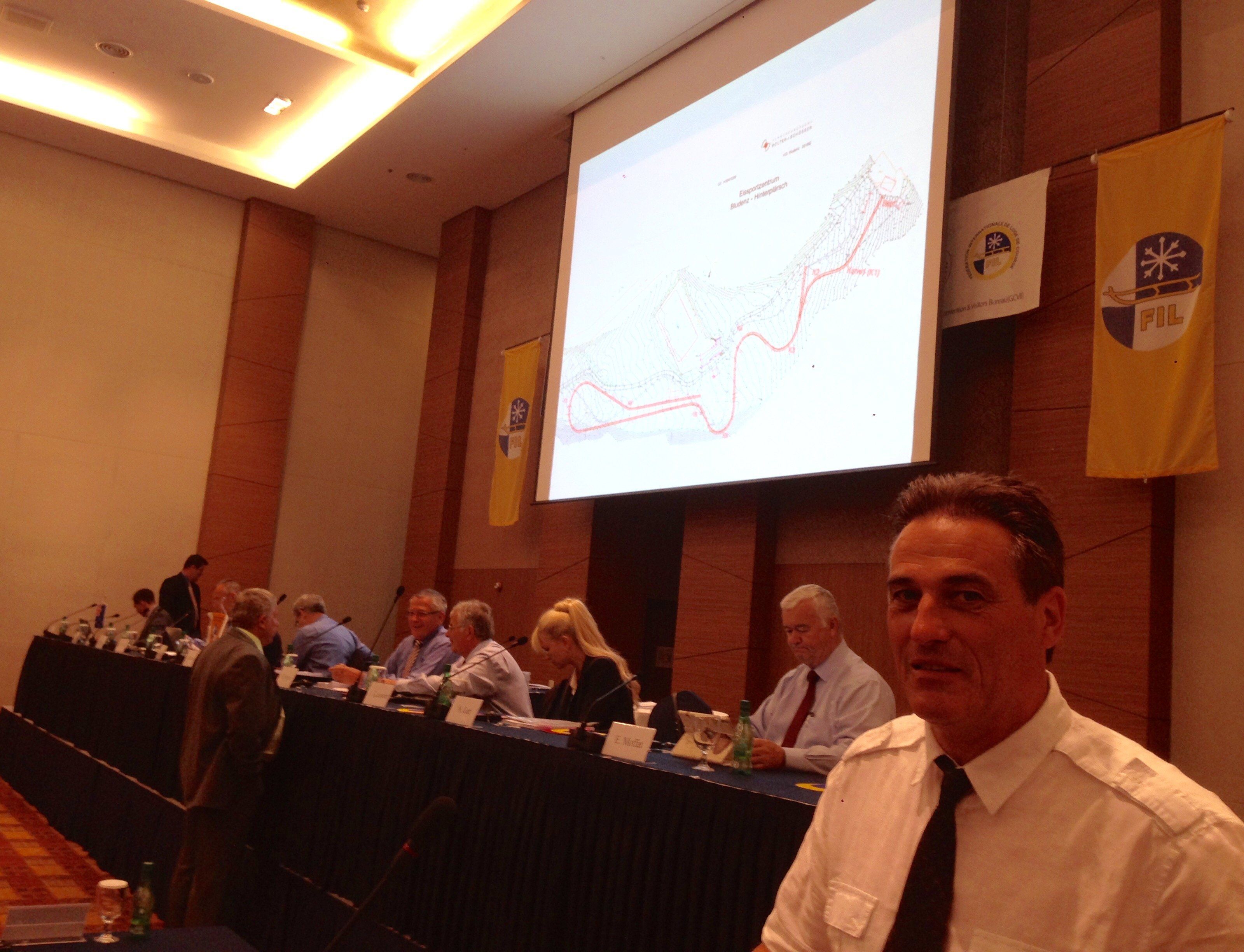 Manfred Heinzelmaier (rechts) präsentierte in Korea das Bludenzer Rodelprojekt. Manfred Heinzelmaier (rechts) präsentierte in Korea das Bludenzer Rodelprojekt.
