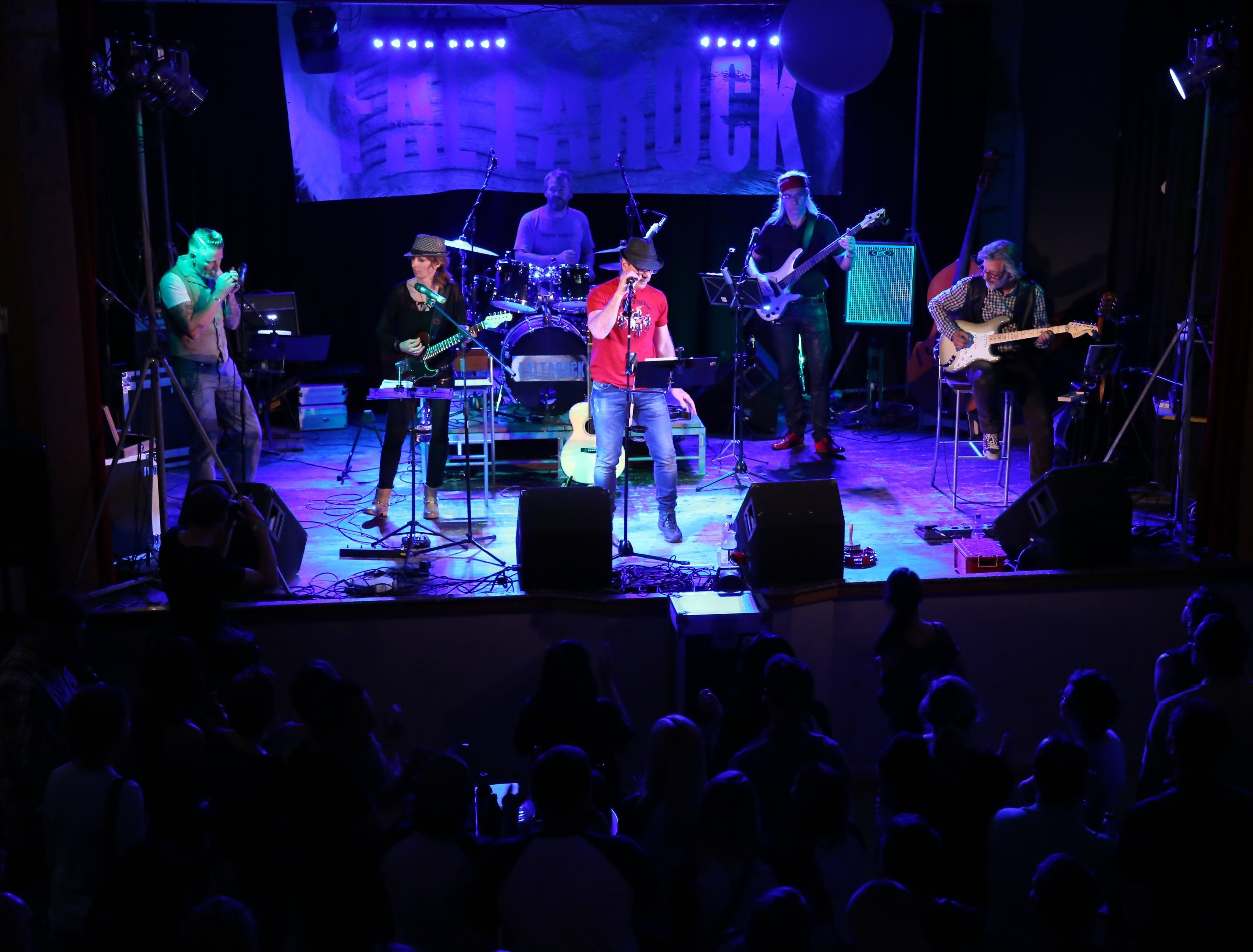 "Faltarock" begeisterte im Vereinshaus Göfis. "Faltarock" begeisterte im Vereinshaus Göfis.