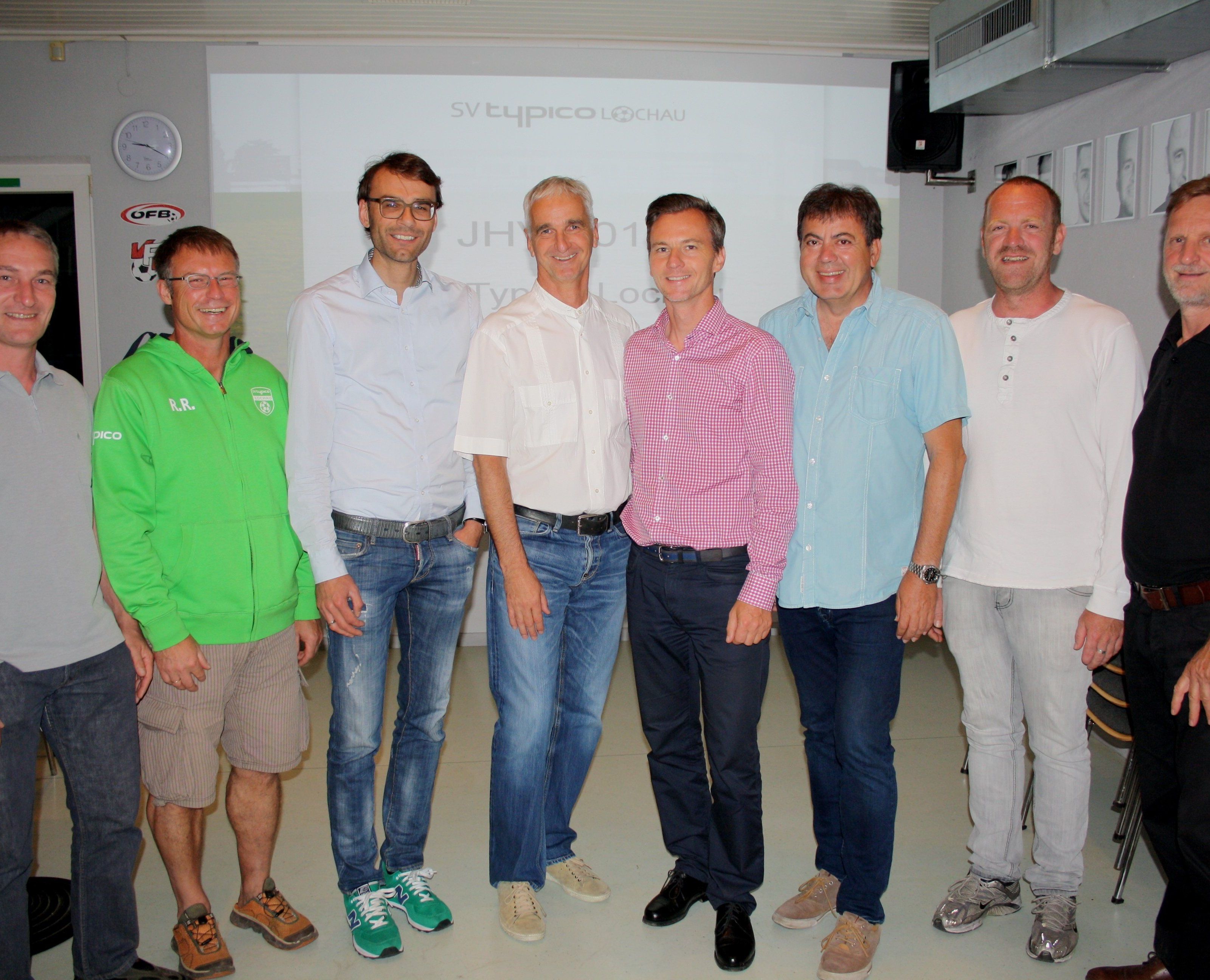 Ein erfolgreiches Team führt den SV Typico Lochau: Christof Grones, Ralf Renoth, Christof Kogler, Markus Graz, Obmann Alexander Schiller, Egon Haag, Robert Schwarz und Franz Müller. Es fehlt Thomas Kollnig. Ein erfolgreiches Team führt den SV Typico Lochau: Christof Grones, Ralf Renoth, Christof Kogler, Markus Graz, Obmann Alexander Schiller, Egon Haag, Robert Schwarz und Franz Müller. Es fehlt Thomas Kollnig.