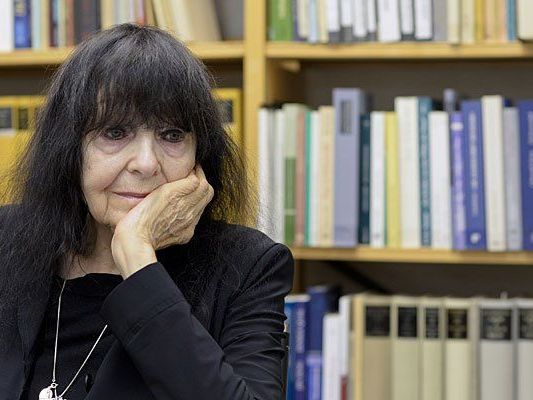 Friederike Mayröcker ist Ehrenbürgerin der Stadt Wien Friederike Mayröcker ist Ehrenbürgerin der Stadt Wien