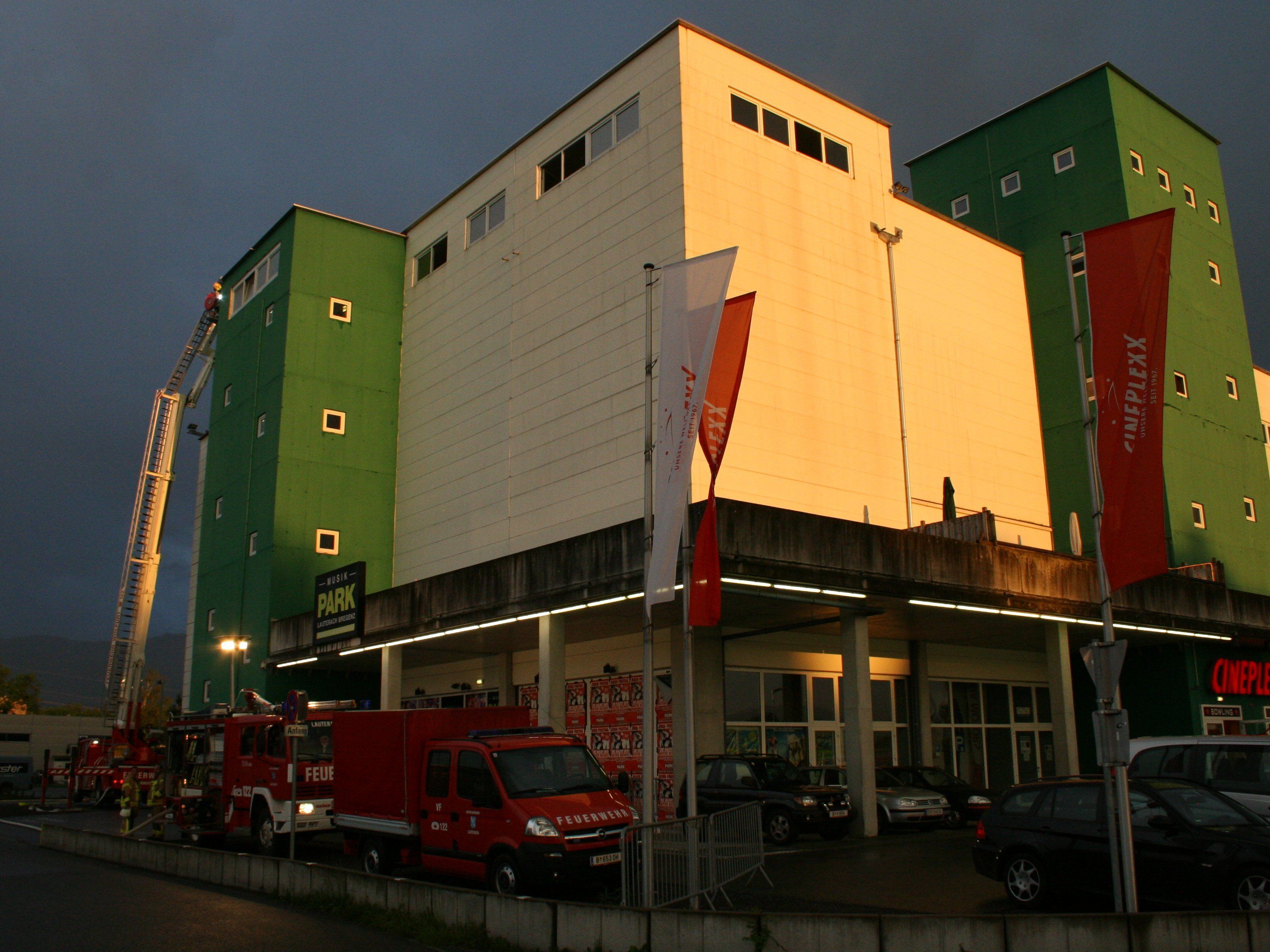 Einsatzübung beim EDRO Unterhaltungszentrum Einsatzübung beim EDRO Unterhaltungszentrum