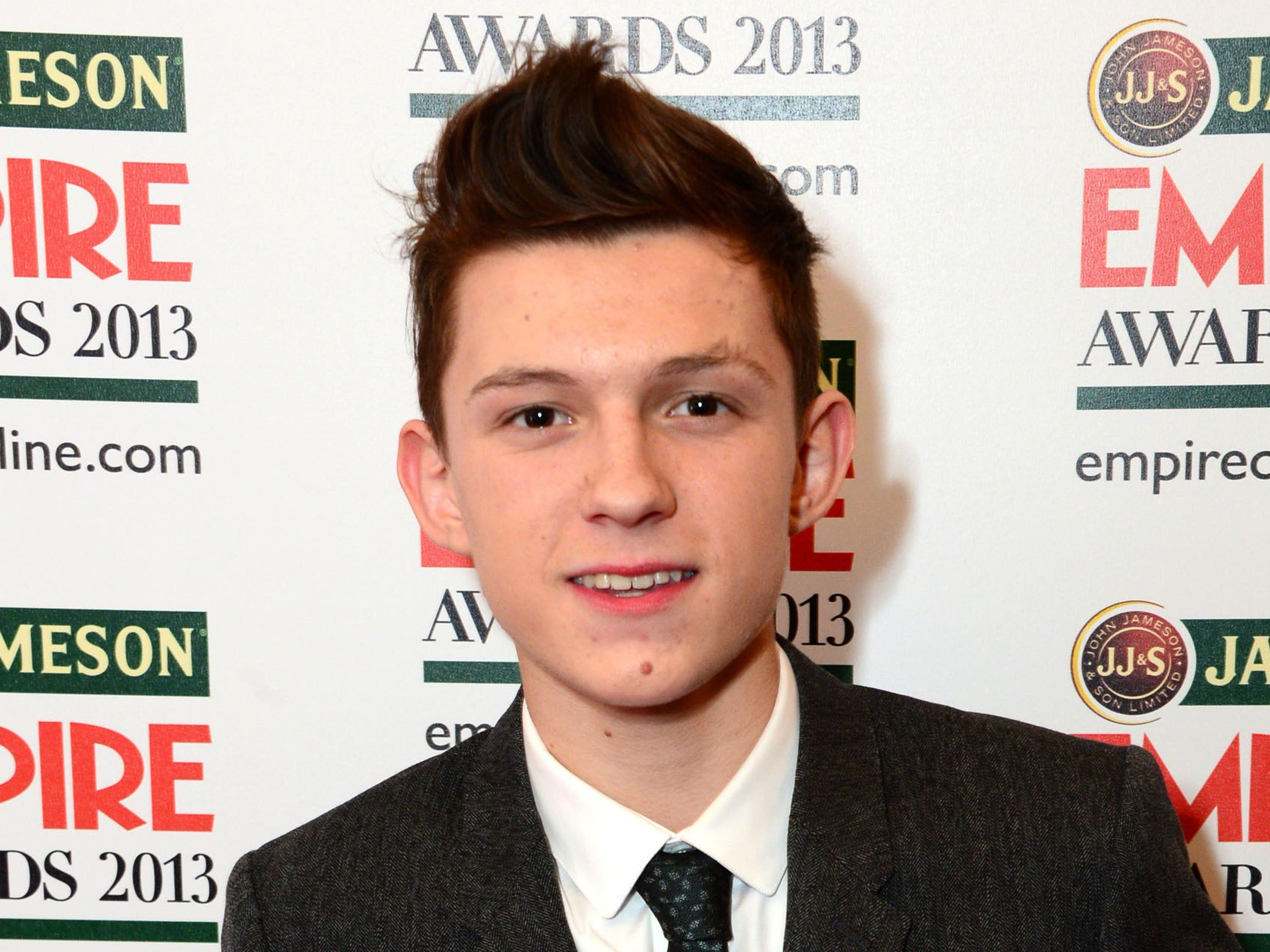 Tom Holland wird höchstwahrscheinlich Anfang 2016 zum ersten mal als Spiderman in "Captain America: Civil War" zu seheh sein. Tom Holland wird höchstwahrscheinlich Anfang 2016 zum ersten mal als Spiderman in "Captain America: Civil War" zu seheh sein.