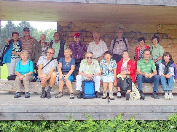Pensionistenverband Vorderwald: Wanderung zu den Buswartehäuschen Krumbachs