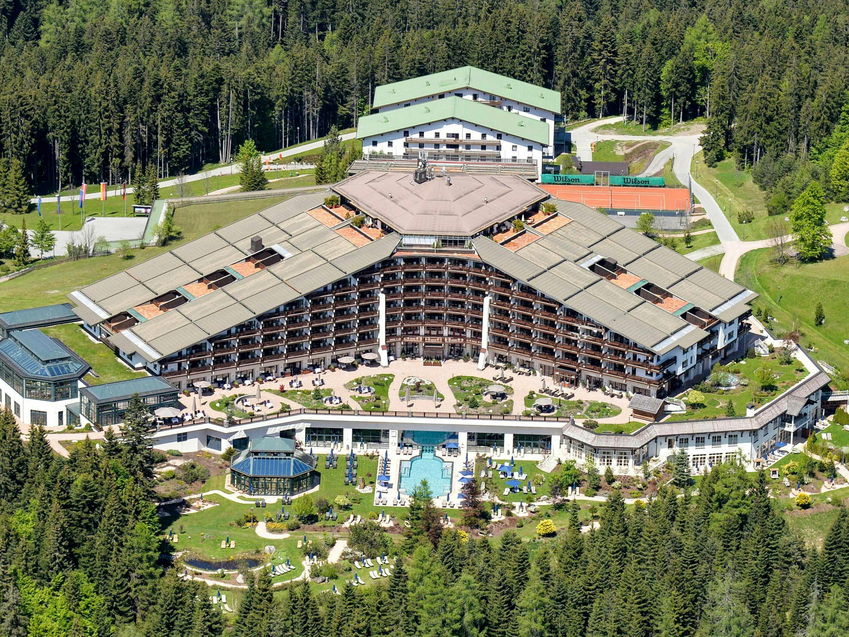 Tagunsort der 63. Bilderberg-Konferenz: das Hotel Interalpen Tyrol in Telfs. Tagunsort der 63. Bilderberg-Konferenz: das Hotel Interalpen Tyrol in Telfs.