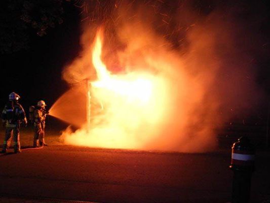 Am 24. Mai war das Gebäude in Vollbrand geraten. Am 24. Mai war das Gebäude in Vollbrand geraten.