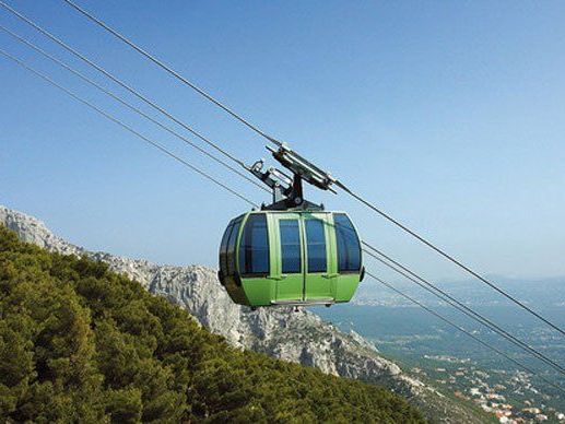 Die erste Bauphase am Berg Parnass wurde laut Doppelmayr Ende 2014 abgeschlossen. Die erste Bauphase am Berg Parnass wurde laut Doppelmayr Ende 2014 abgeschlossen.