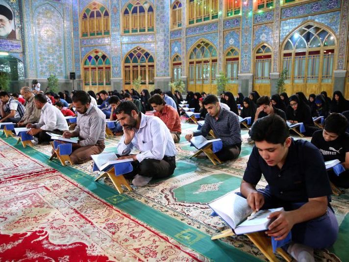 Muslime feiern derzeit Fastenmonant Ramadan Muslime feiern derzeit Fastenmonant Ramadan