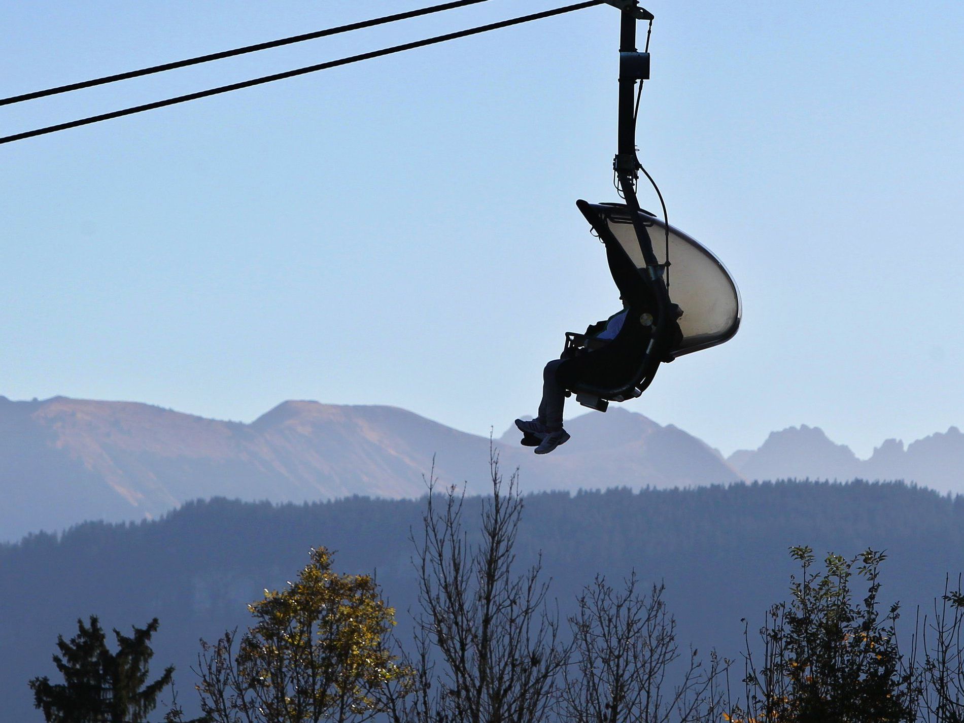 Sturz aus Sessellift: Oberländer ins LKH eingeliefert. Sturz aus Sessellift: Oberländer ins LKH eingeliefert.