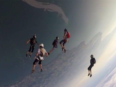 Wahnsinns-Aufnahmen: Skydive überm Ländle.