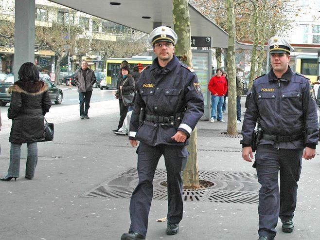 Stadtpolizisten auf Streife.