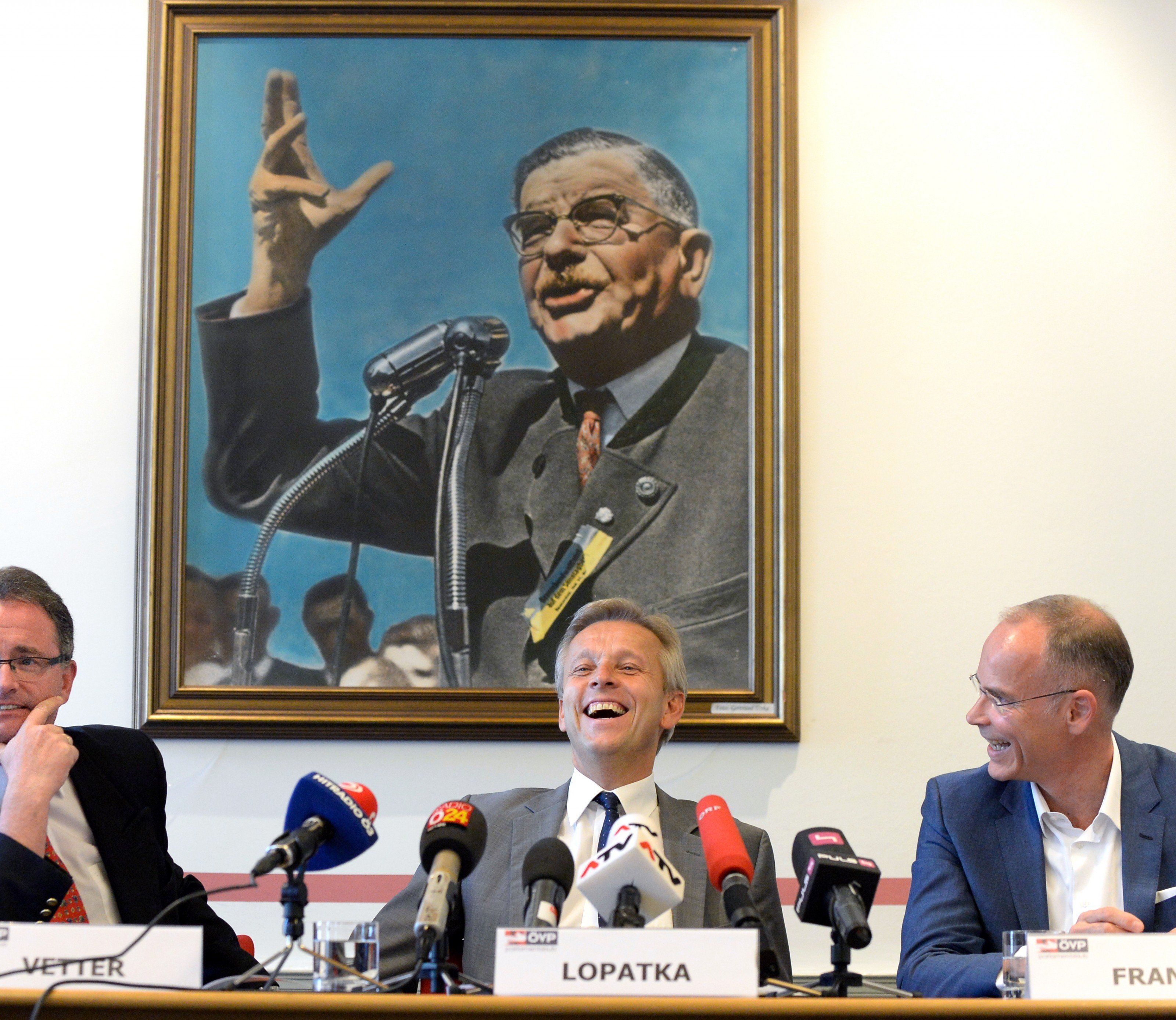 Georg Vetter, ÖVP-Klubobmann Reinhold Lopatka und Marcus Franz anlässlich der PK unter dem Titel "Willkommen im Klub der ÖVP" . Georg Vetter, ÖVP-Klubobmann Reinhold Lopatka und Marcus Franz anlässlich der PK unter dem Titel "Willkommen im Klub der ÖVP" .