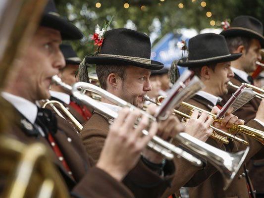 Blasmusik beim Wiesn-Fest in Wien