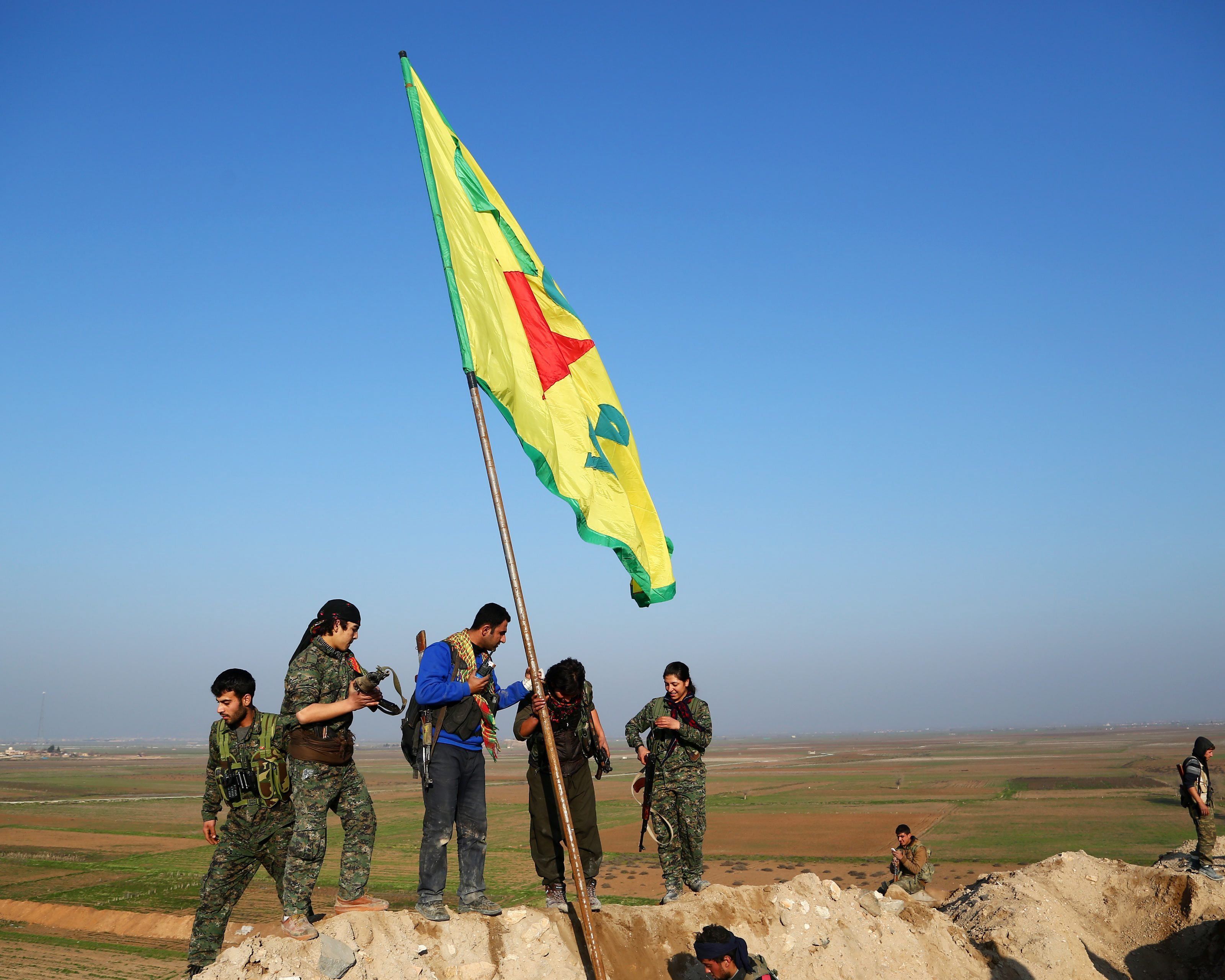 Seit Anfang Mai haben kurdische Kämpfer mehr als 200 kurdische und christliche Dörfer im Nordosten Syriens zurückerobert. Seit Anfang Mai haben kurdische Kämpfer mehr als 200 kurdische und christliche Dörfer im Nordosten Syriens zurückerobert.