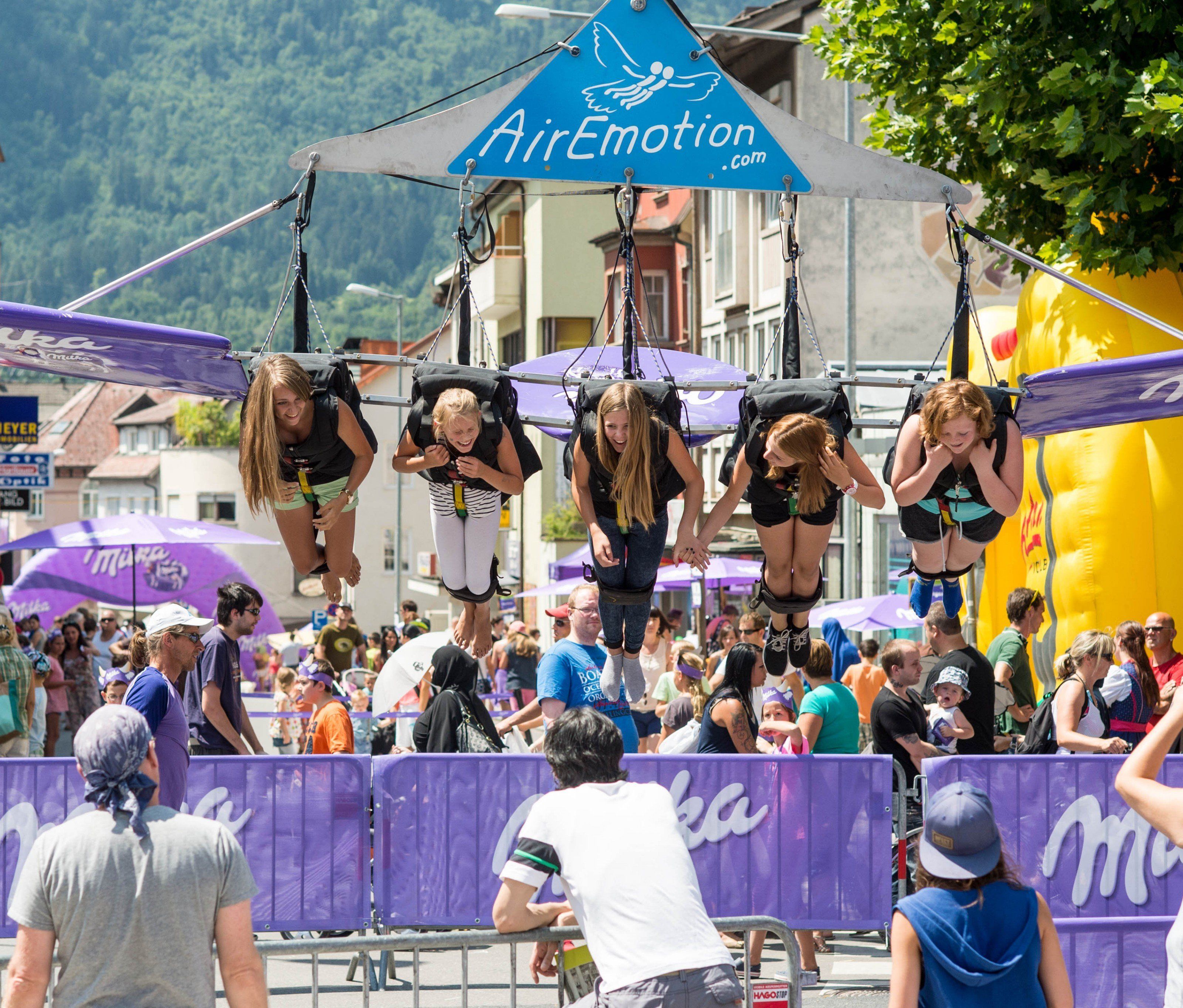 Milka-Schokofest hüllte Bludenz heuer bereits zum 32. Mal in eine Schokoladewolke. Milka-Schokofest hüllte Bludenz heuer bereits zum 32. Mal in eine Schokoladewolke.
