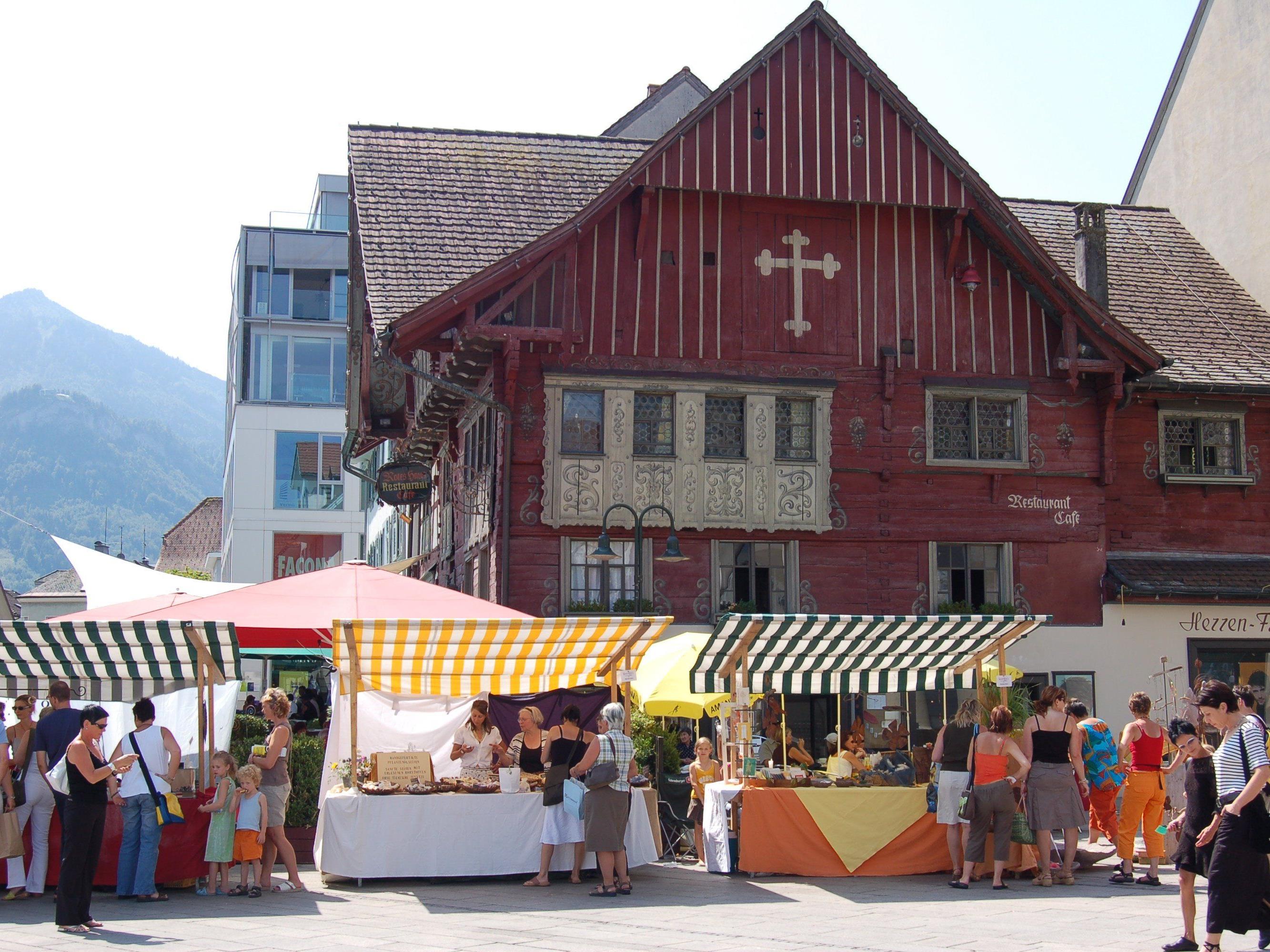 Am 31. Juli findet auf dem Marktplatz ein Kunsthandwerksmarkt statt.
