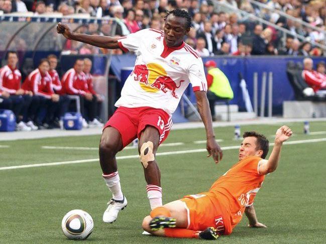 Von 2010 bis 2012 kickte Tchoyi für Red Bull Salzburg.