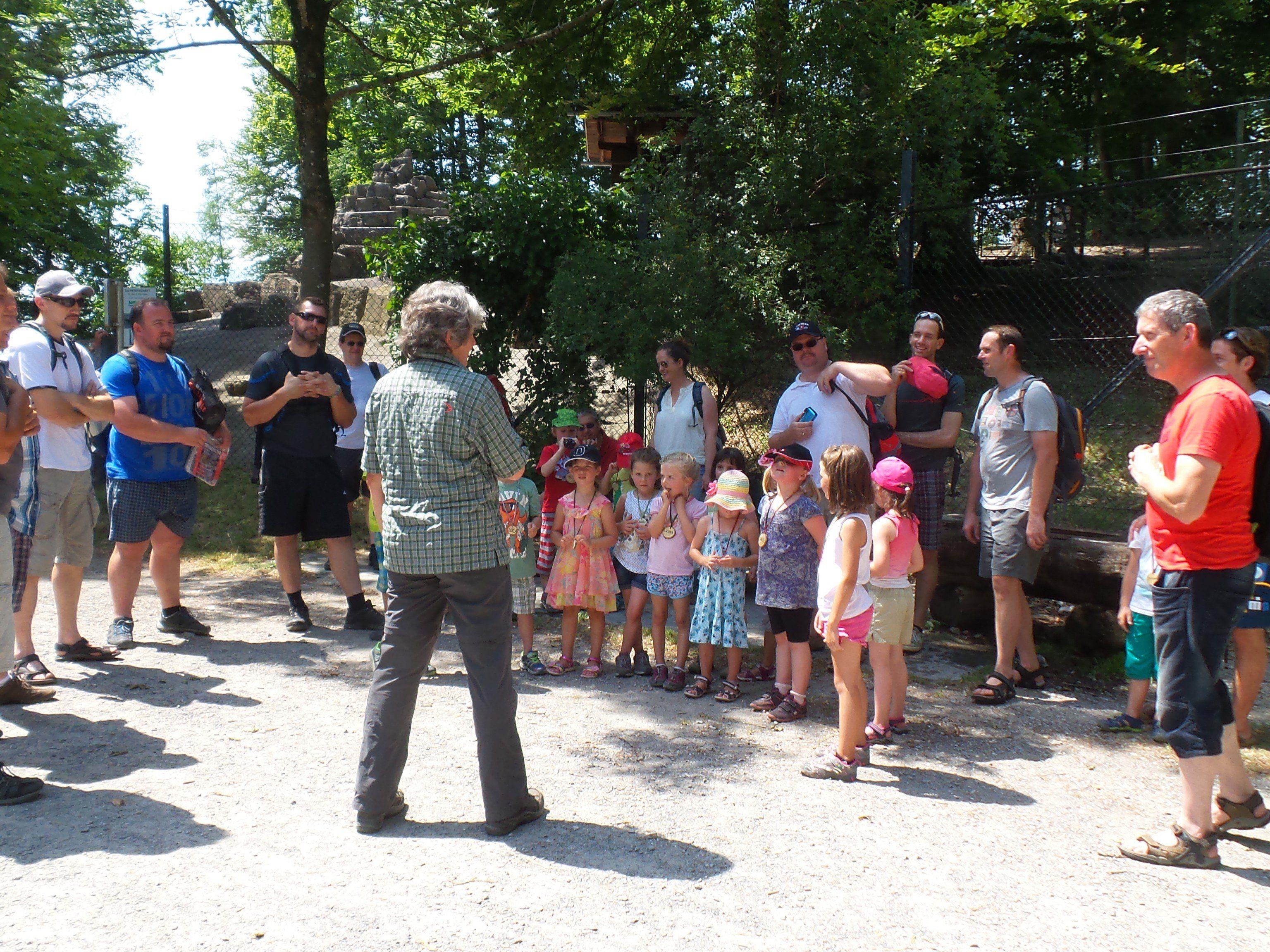 Die Kinder der Hennagruppa und Väter freuten sich sehr über den Ausflug in den Wildpark Feldkirch.