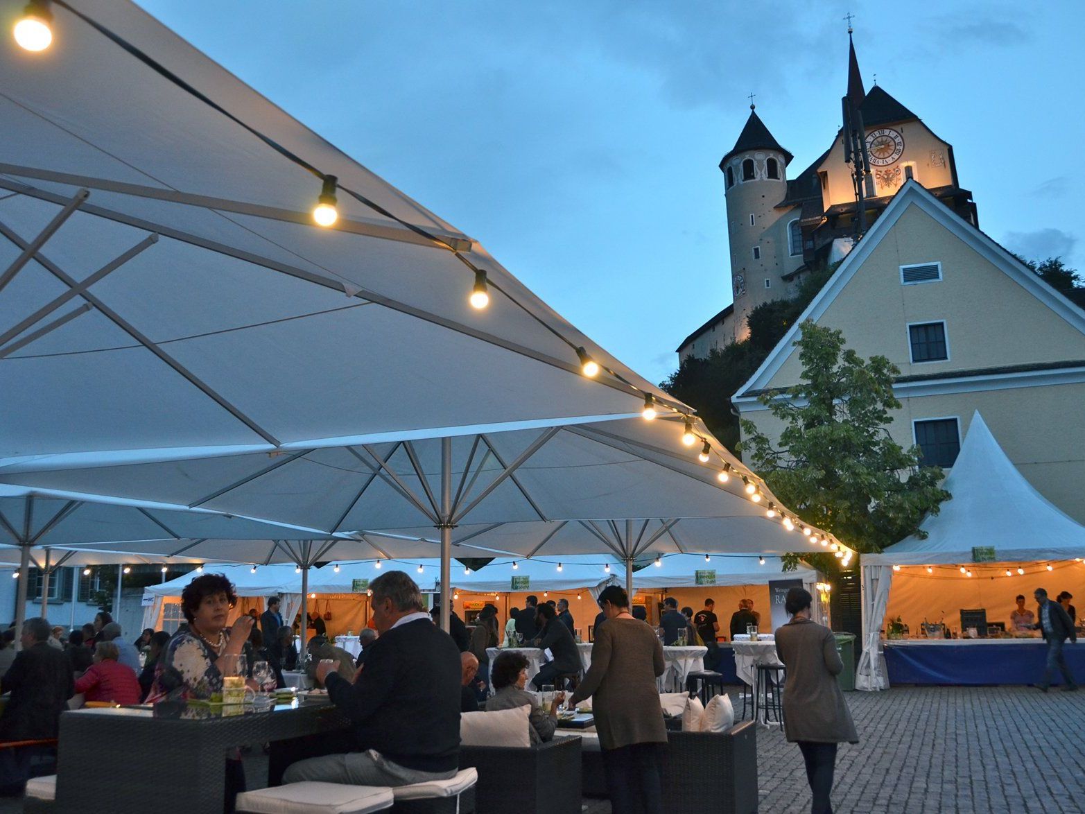 Von 16. bis 18. Juli steht Rankweil im Zeichen von Wein, Musik und Kulinarik. Von 16. bis 18. Juli steht Rankweil im Zeichen von Wein, Musik und Kulinarik.