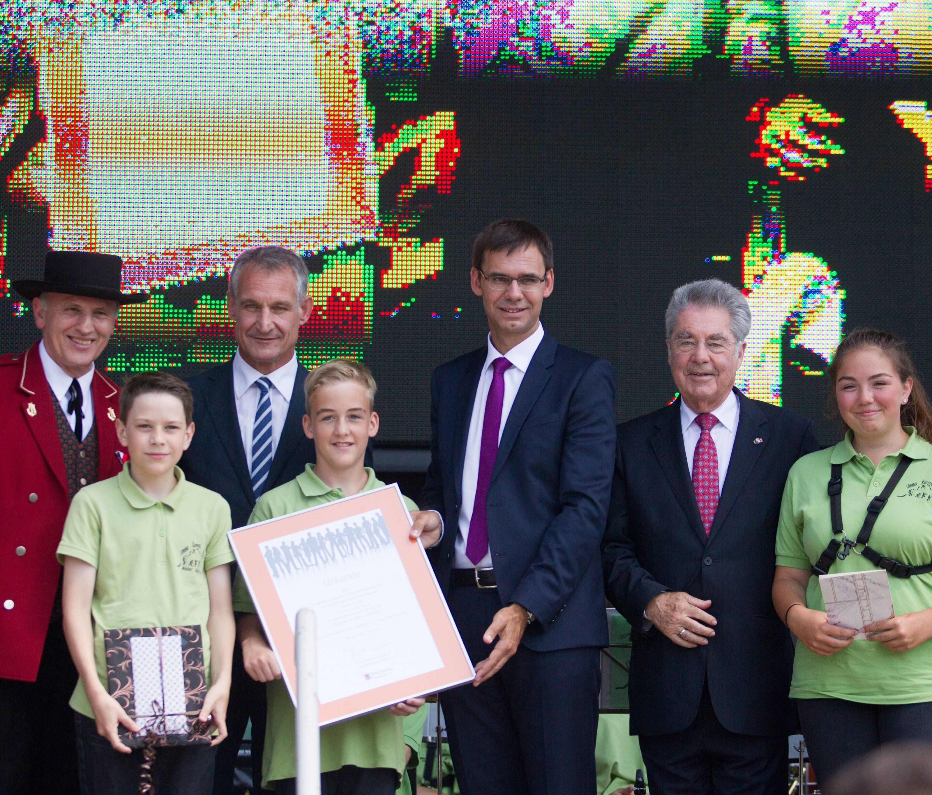 LH Wallner ehrte mit BP Fischer und Bgm. Linhart engagierte Jungmusikanten aus Vorarlberg. LH Wallner ehrte mit BP Fischer und Bgm. Linhart engagierte Jungmusikanten aus Vorarlberg.